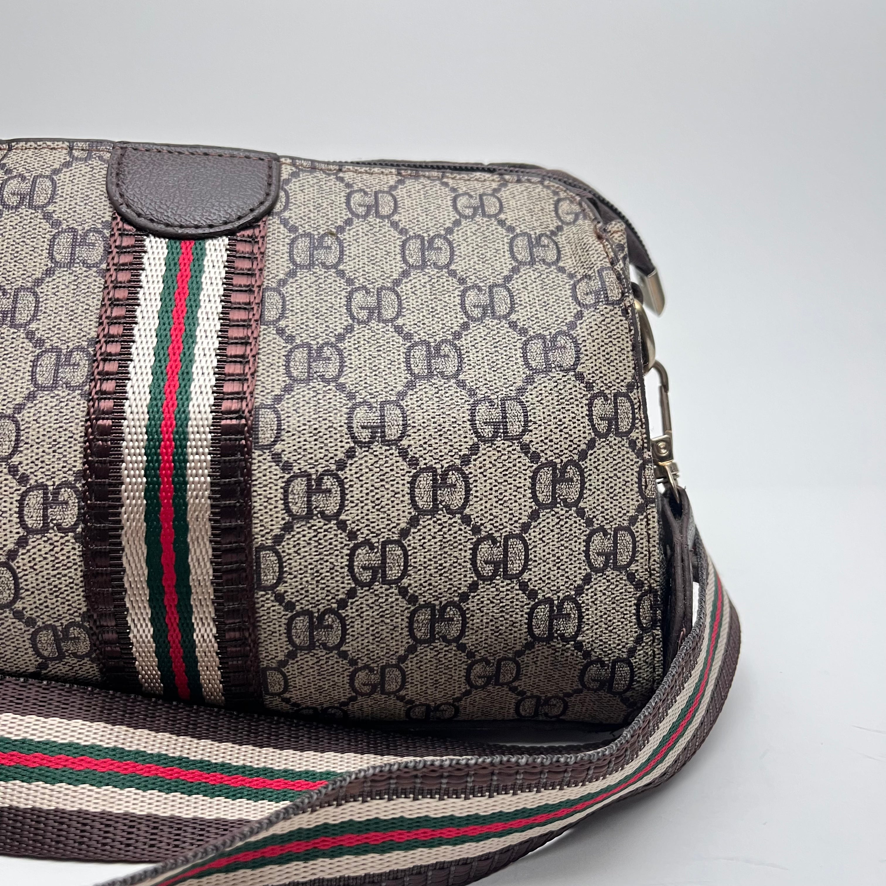 Ophidia Web Stripe Messenger